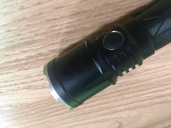 Tactical Flashlight 2019 - Klarus XT21X Review