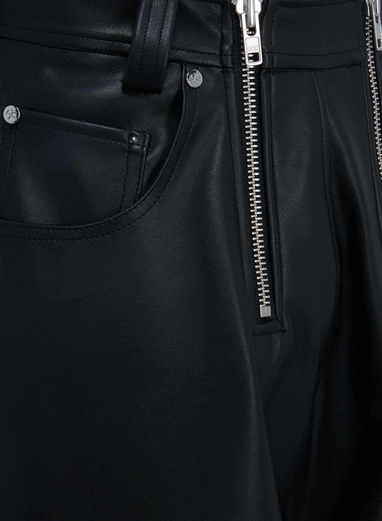 shorts detail zipper