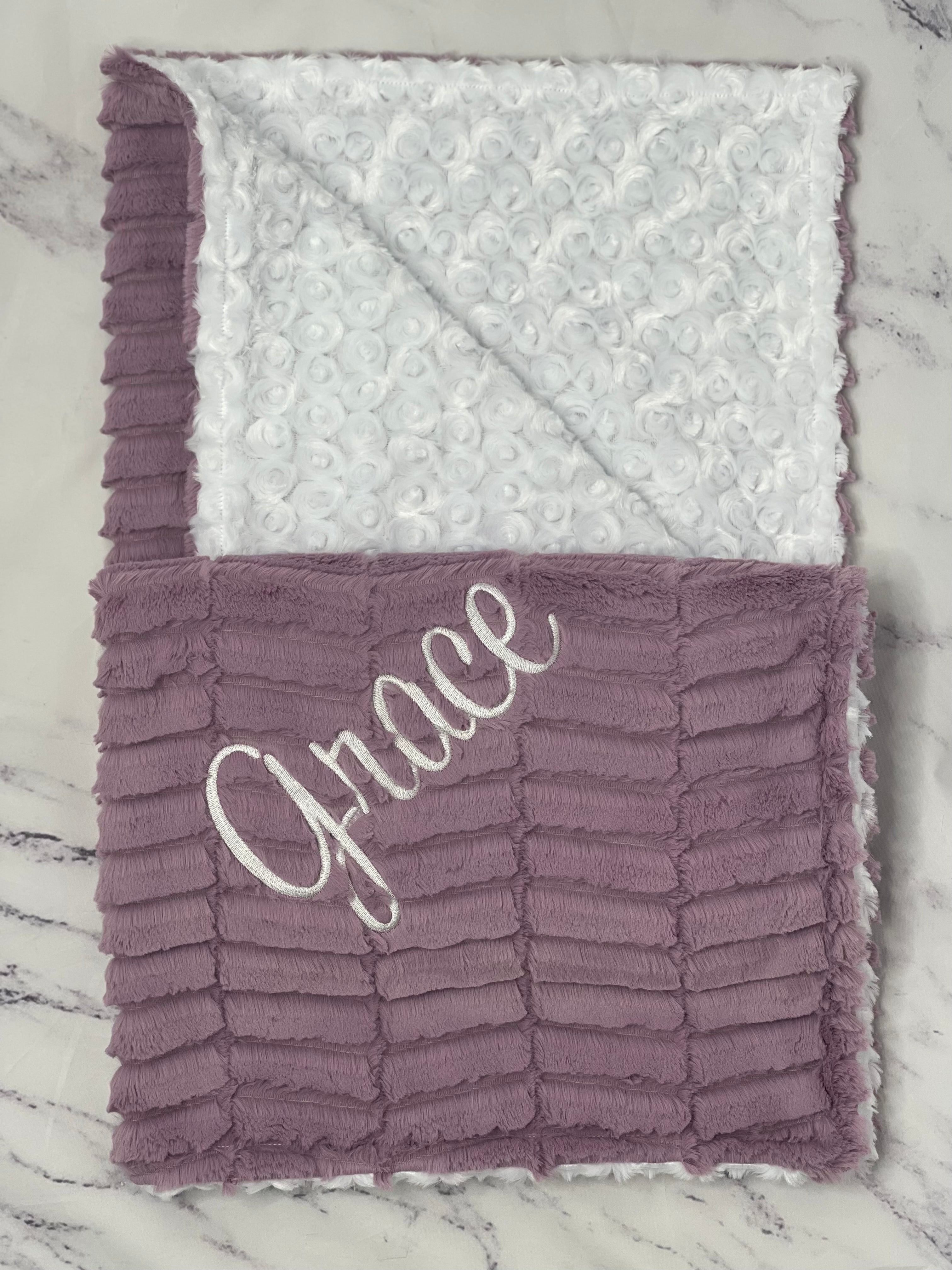 Mauve Oxford White Swirly Back Blanket No Ruffle