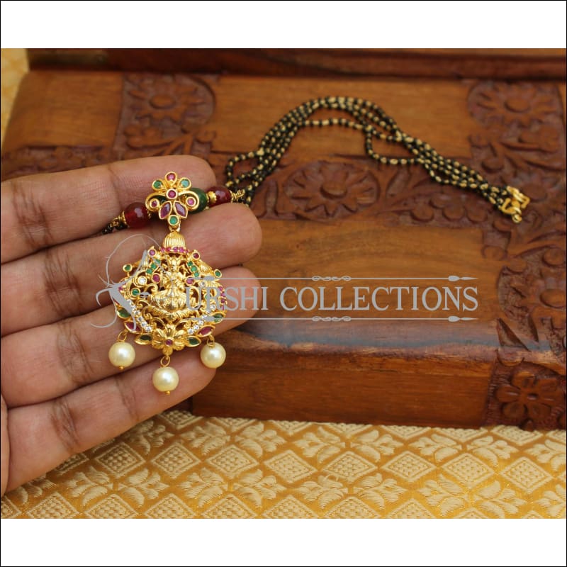 womens cross pendant gold