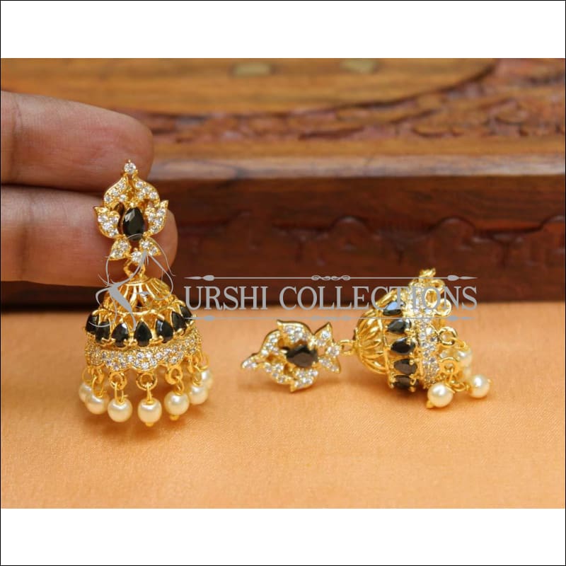 ES10942 Daily Wear Black White AD Stones Screwback Traditional Design  Earrings Gold Plated | JewelSmart.in