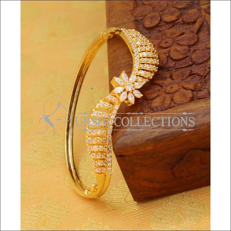 Majestic Concave Leaf 22k Gold Bangle Bracelet | 22k gold bangles, Gold  bangle bracelet, New gold jewellery designs