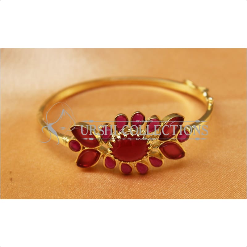 Hand kada design sales in gold