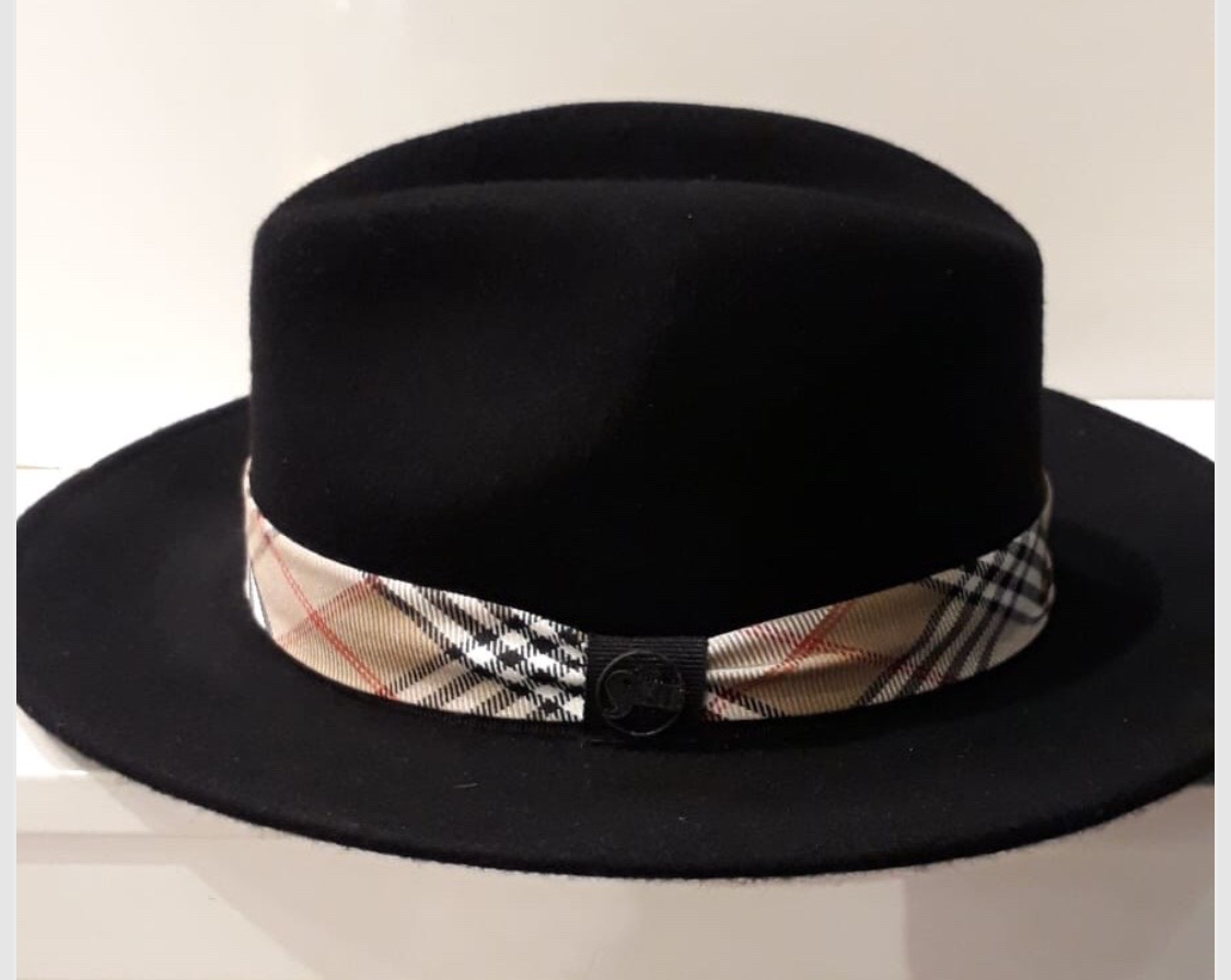 burberry chapeau