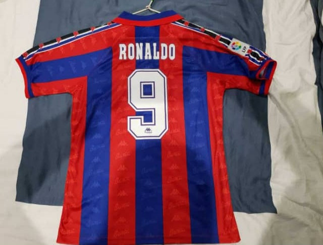 ronaldo barcelona jersey