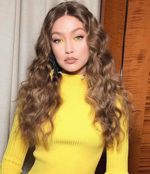 Gigi Hadid Loose crimped hair