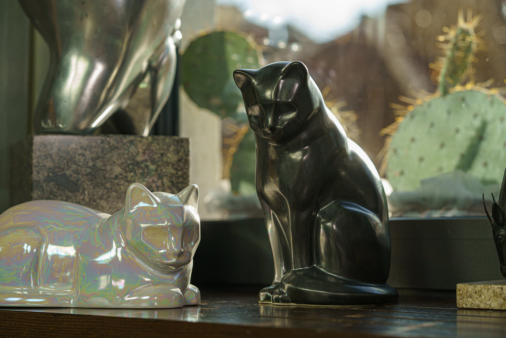 Neko Pet Urn for Ashes - Lamp Black | Ceramic | Handmade