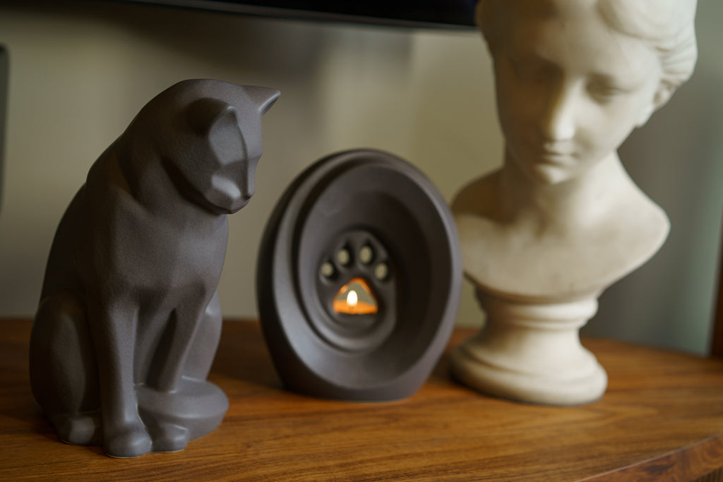 Neko Pet Urn for Ashes - Dark Matte | Ceramic | Handmade