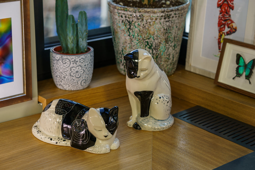 Artistic Urns: Combining Art and Memory in Pet Memorials