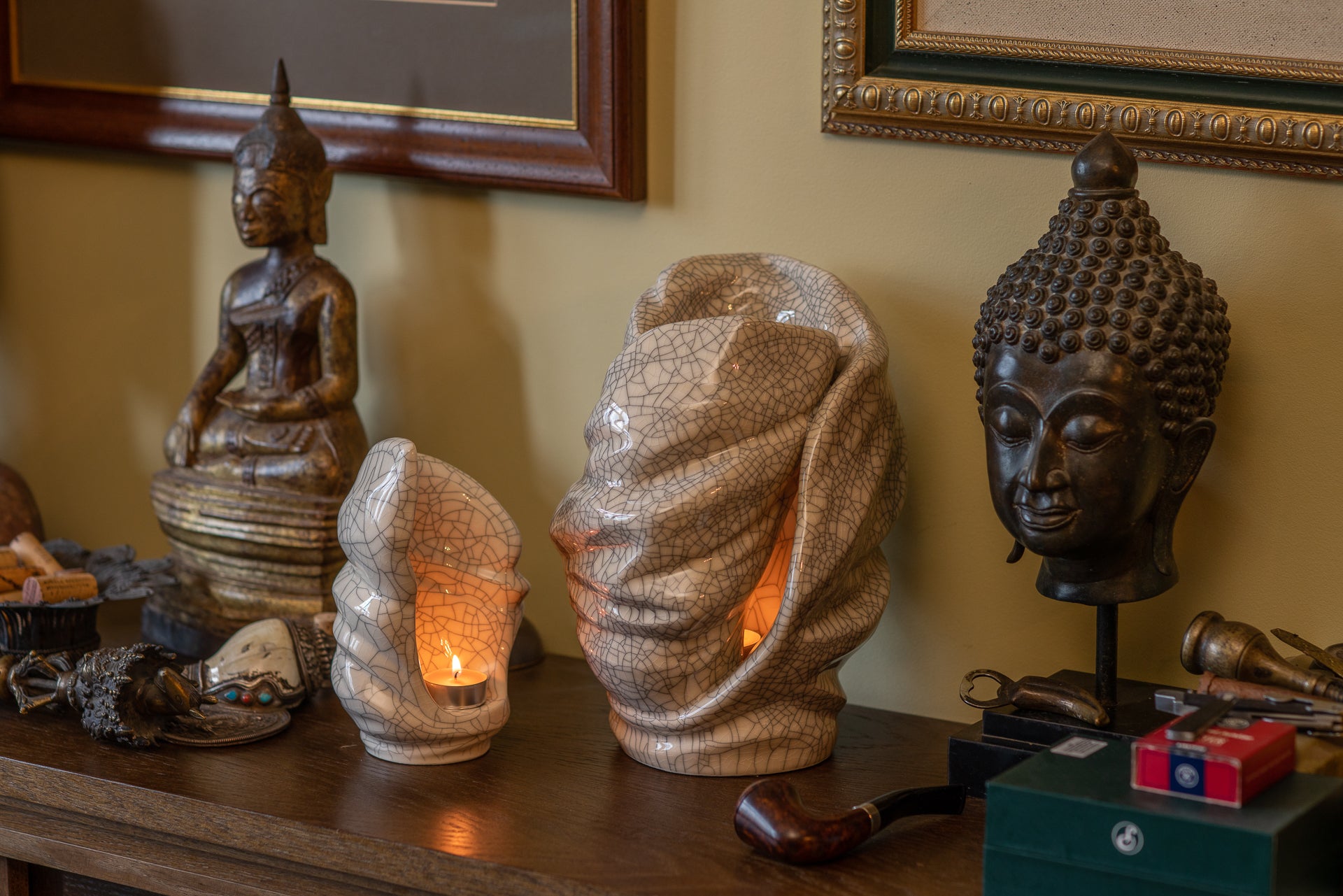 Cremation Urn for Ashes - Light. Urns for Mom article by Pulvis ARt Urns
