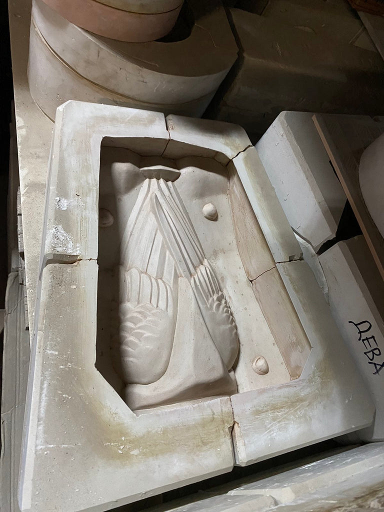 Handmade Urn for Ashes Wings - Molds