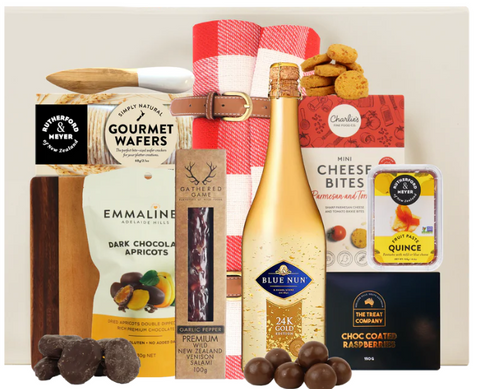Everything But The Cheese Luxury Hamper With Bubbles