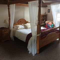 The Lodge Bed And Breakfast- Trentham Gardens Accommodation 