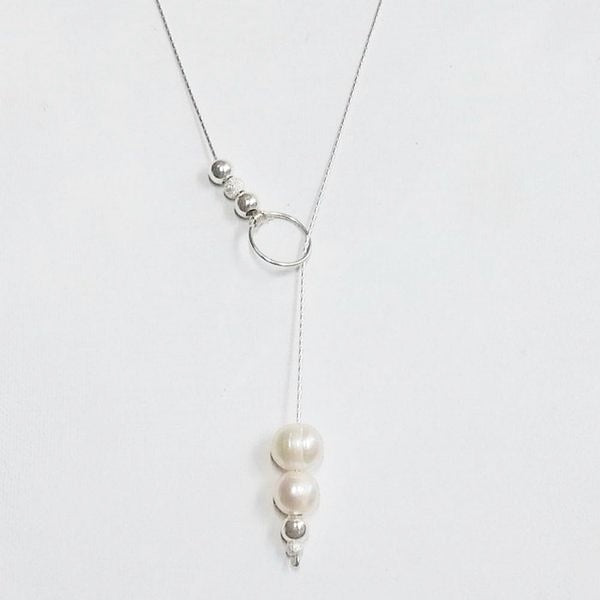 vue collier argent avec deux perles blanches