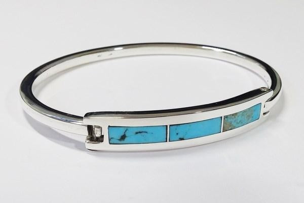 bracelet rigide avec pierres de turquoises