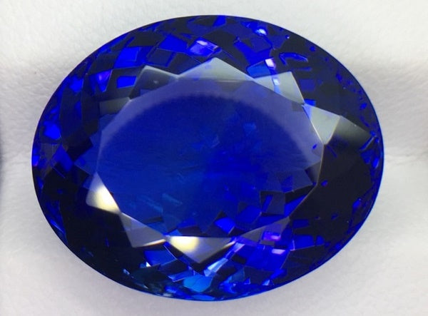 pierre de tanzanite bleu profond au prix très élevé