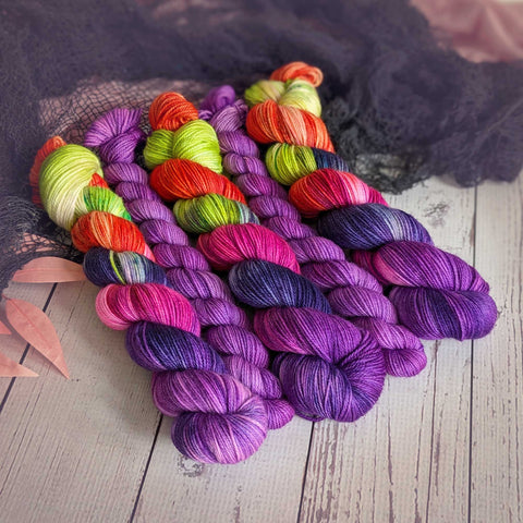 Blooming Lavender Socks Mini Skein Yarn Kit – Yarn Love