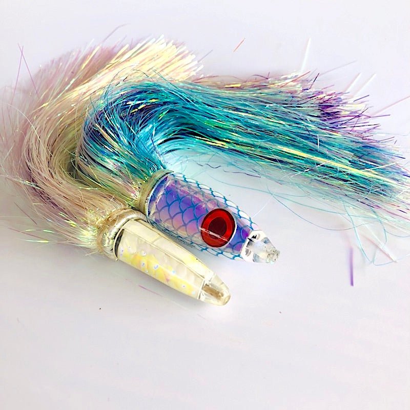 https://cdn.shopify.com/s/files/1/0070/1684/1314/products/american-custom-lures-2-for-1-american-customs-lures-big-tuna-flashabou-duo-bullets-9-7-252352_1600x.jpg?v=1696239877