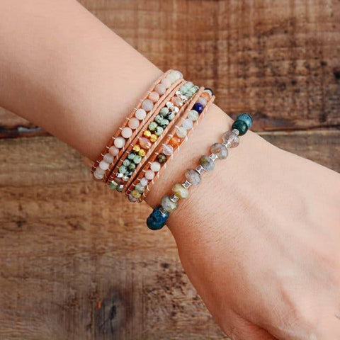 Natural stone bracelets: sublimate your wrist