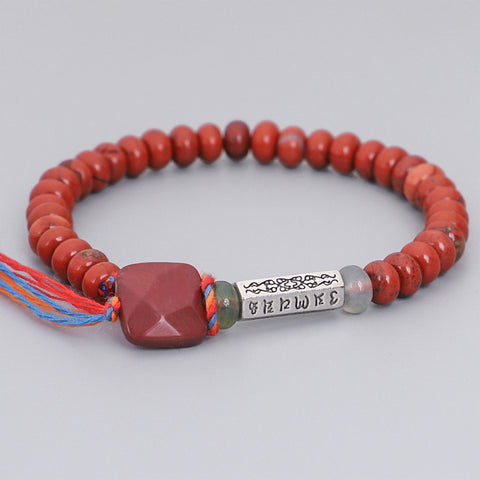 Tibetan bracelet: traditions and mineral benefits