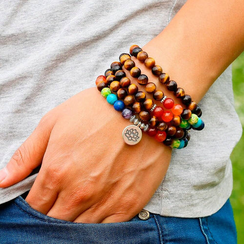 Las virtudes insospechadas de las pulseras tibetanas