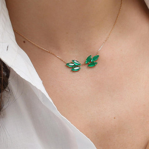 Realza tu estilo con un collar de piedras naturales