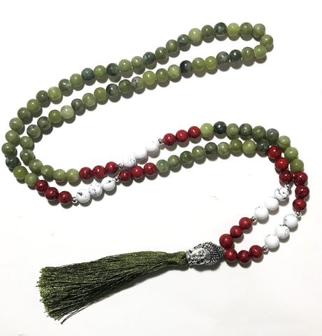 Meditation necklace in yellow tiger stone, howlite and southern jade beads