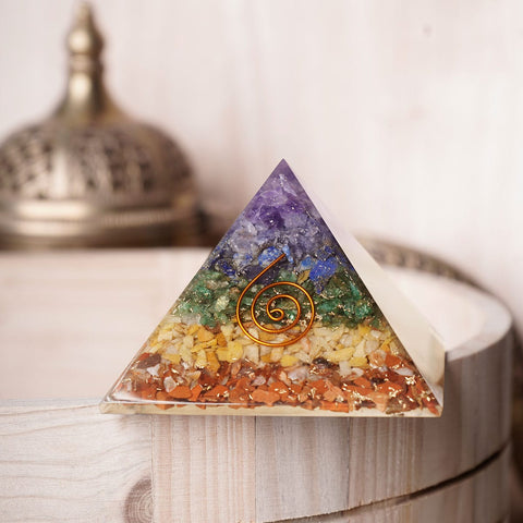 Pyramide Orgonite 7 Chakras: Une source d’équilibre énergétique