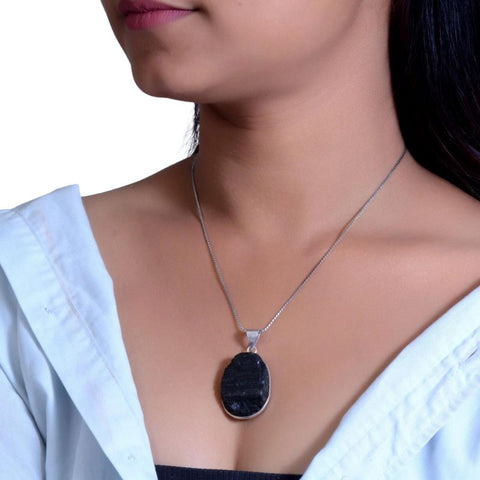 Discover the benefits of black tourmaline