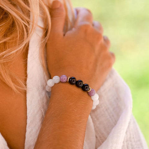 Natural stone bracelets: sublimate your wrist