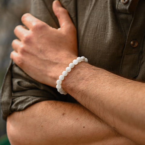 Natural stone bracelets: sublimate your wrist
