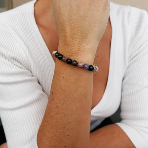 Natural stone bracelets: sublimate your wrist