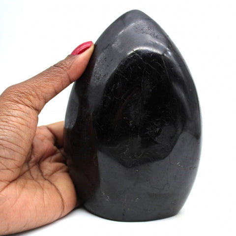 Discover the benefits of black tourmaline