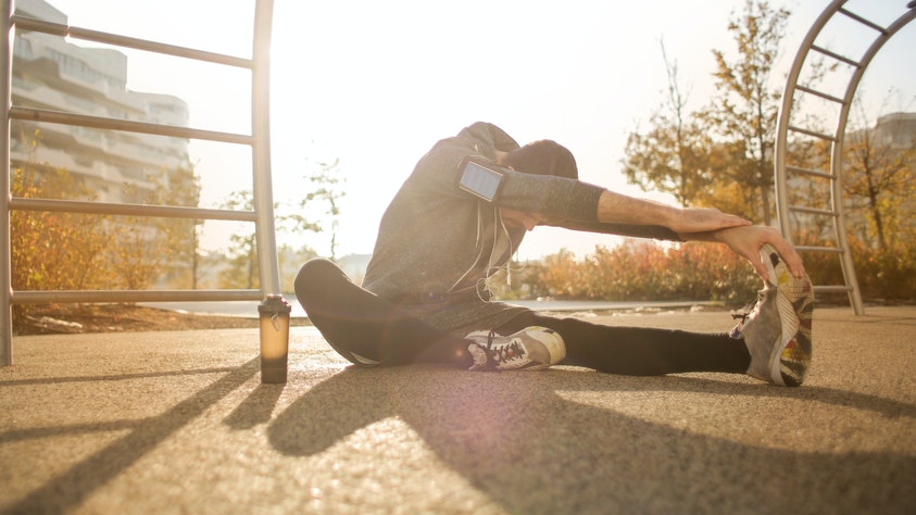 12 Classic Outdoor Games To Get Kids Outside And Moving! stretching kid