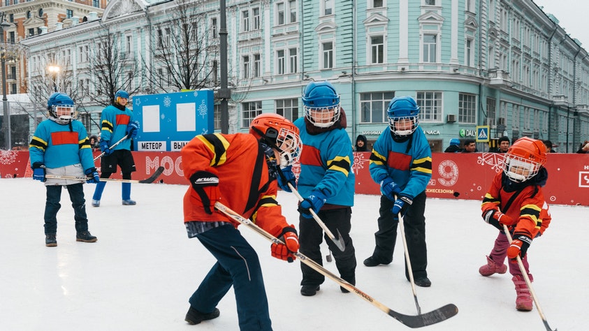 12 Classic Outdoor Games To Get Kids Outside And Moving! hockey kids