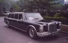 Load image into Gallery viewer, DCM 1:64 Diecast Benz 600 Pullman 6 Doors (W100) China Beijing Diaoyutai State Guest House - Beijing A 15555
