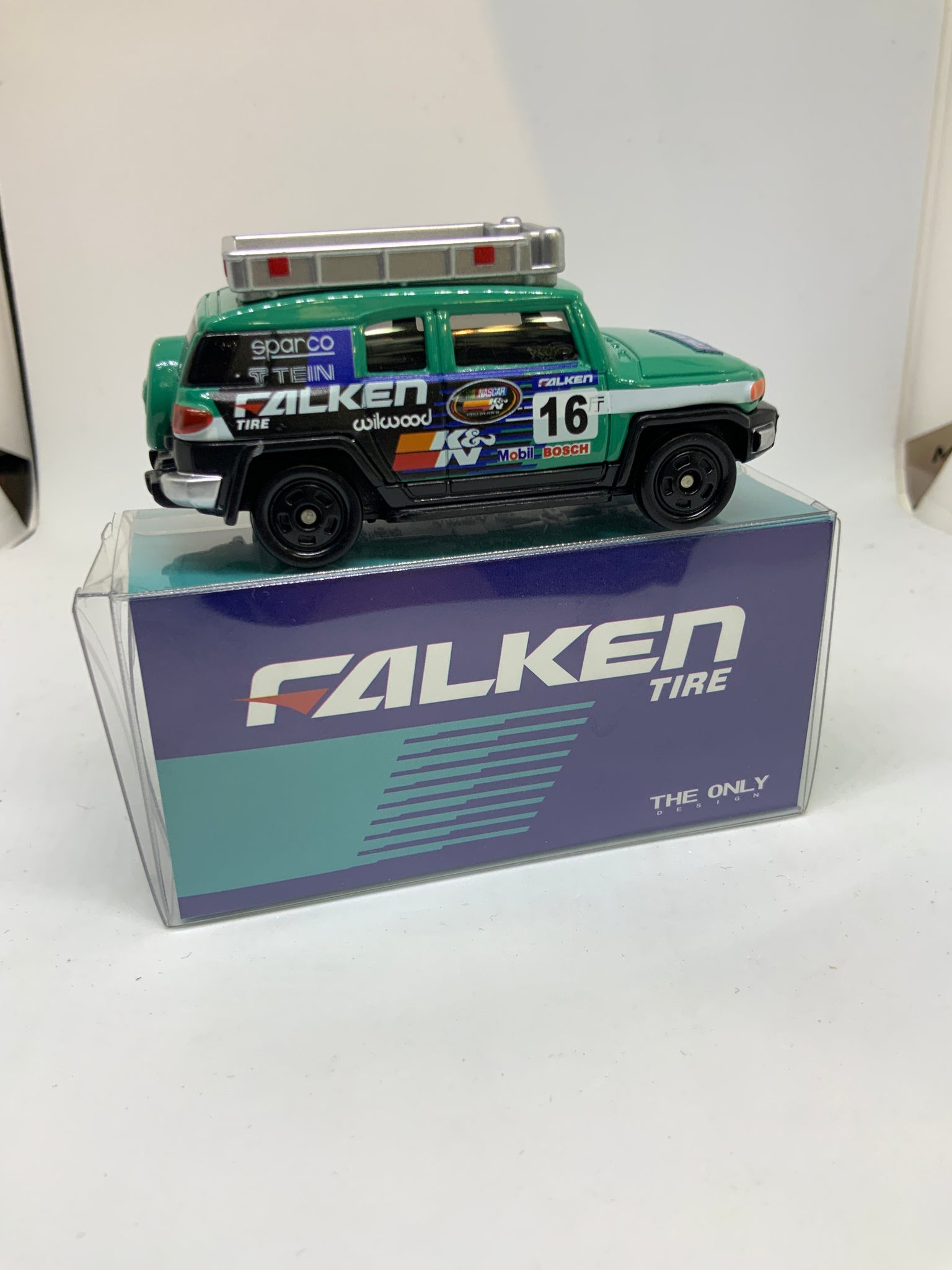 tomica fj cruiser