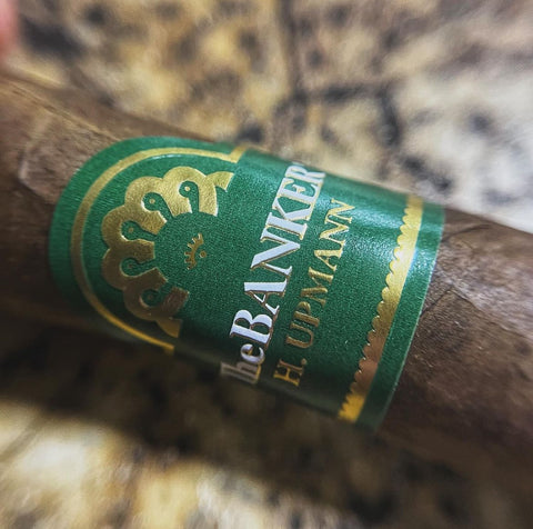 Cigar Review - H Upmann The Banker - My Monthly Cigars - A Cigar Club For Everyone - Luc Blanch