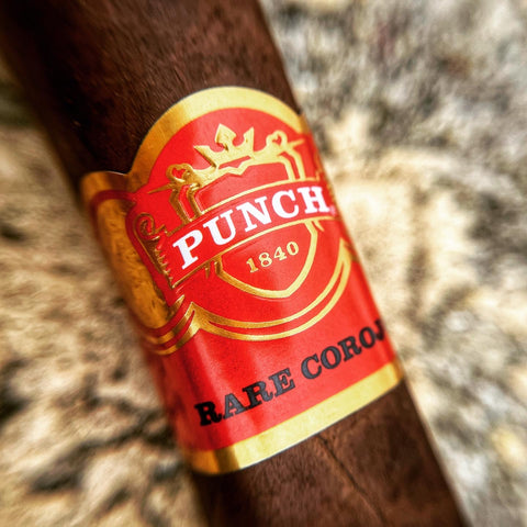 Punch Rare Corojo - Cigar Review - My Monthly Cigars - A Cigar Club For Everyone - Luc Blanchard - mysticks35mm