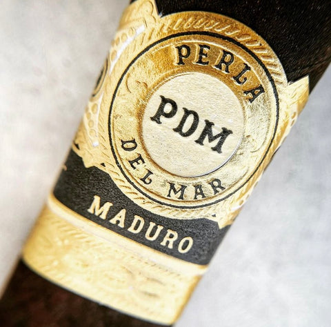 Perla Del Mar Maduro - Cigar Review - My Monthly Cigars - A Cigar Club For Everyone - Luc Blanchard - mysticks35mm