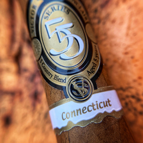 Series '55' White Label Connecticut by Victor Sinclair - Cigar Review - My Monthly Cigars - A Cigar Club For Everyone - Luc Blanchard - mysticks35mm