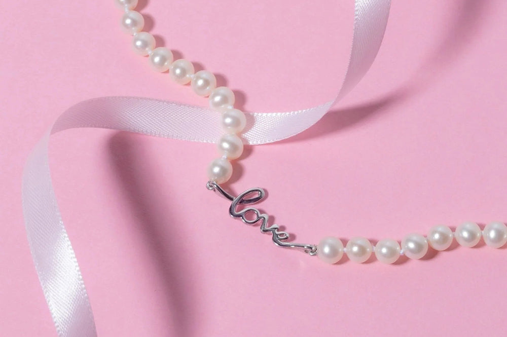 Weekly Eye Candy Spotlight: White Freshwater Pearl Love Necklace