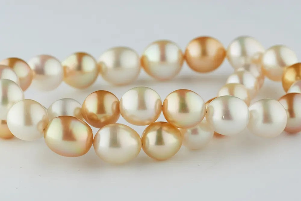 Guide to Pearl Types: White and Golden South Sea Pearls