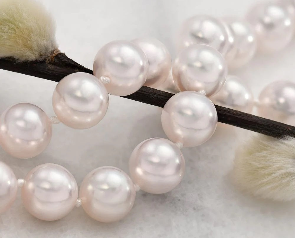 What are the Most Popular Pearl Necklace Styles?