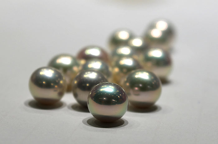 the finest round freshwater pearls available