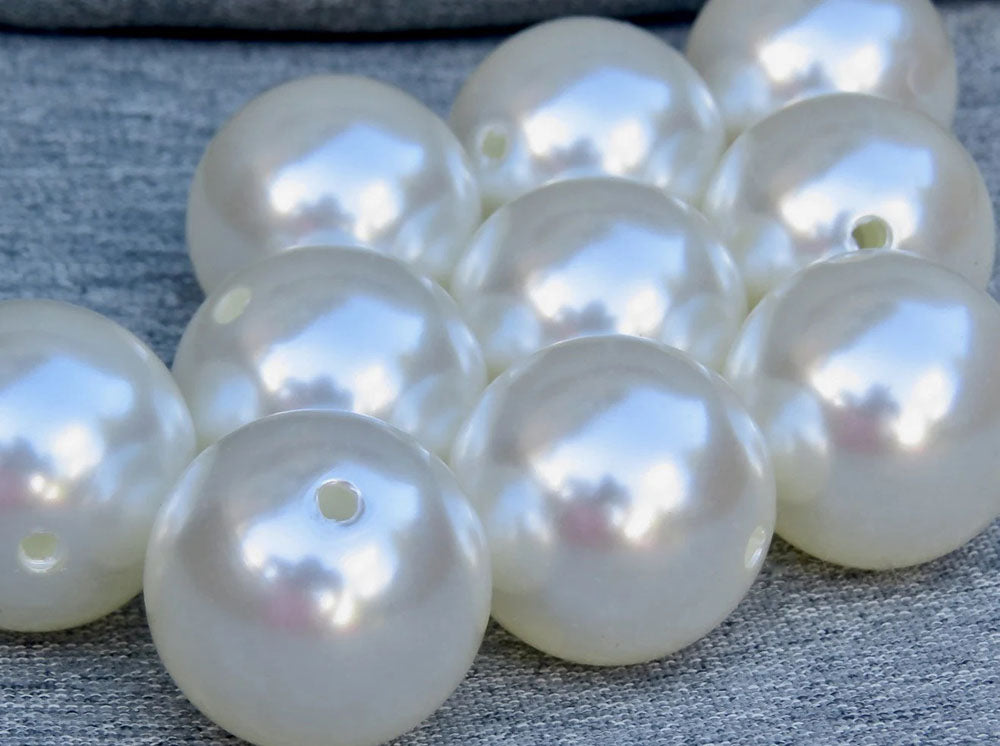 How to Spot Fake Pearls