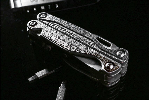 新品 送料無料 レザーマン LEATHERMAN CHARGE TTi猴年1200本限定モデル