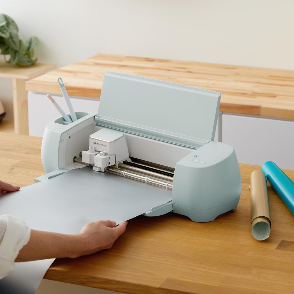 Cricut Explore 3 And Smart Materials Bundle