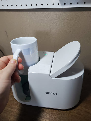 How to Use Cricut Mug Press and design your own 