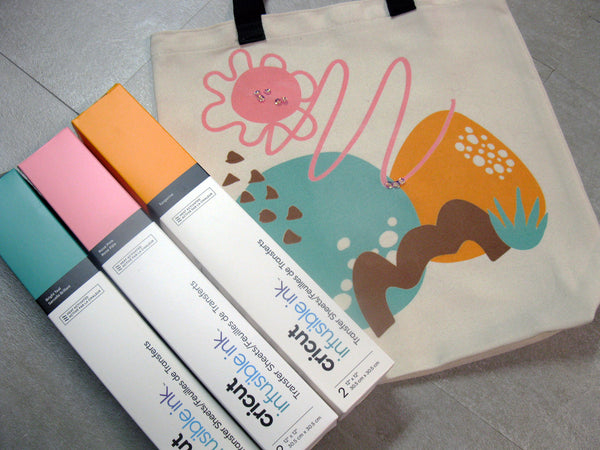 How to Layer Heat Transfer Vinyl (Iron On) on a Tote Bag Tutorial with  Cricut